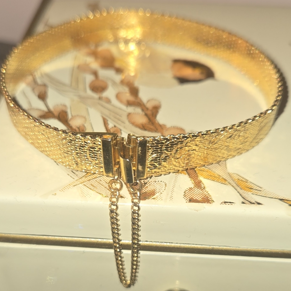 Vintage Monet Retro mesh bangle bracelet gold tone